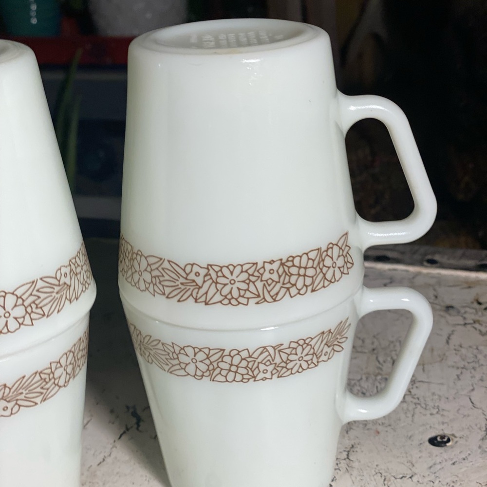 4 Pyrex Woodland Coffee Mugs - Picture 5 of 8